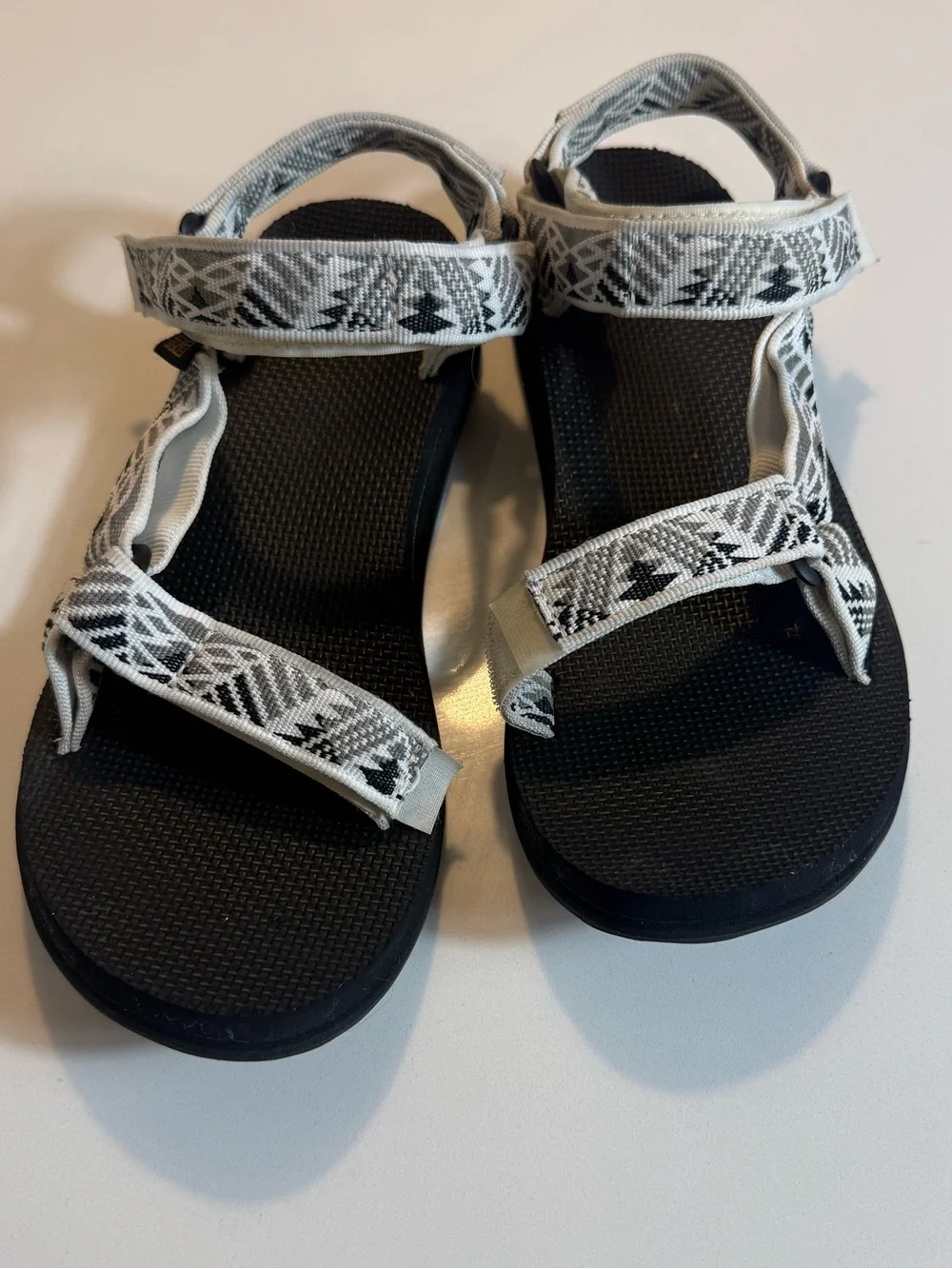 Teva Original Universal Boomerang White Grey Geometric Sport Sandals Size 9